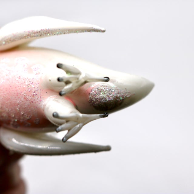 Pink Artisan European Mouth-Blown Glass Cockatoo Bird Holiday Ornament – Pink & White For Sale - Image 8 of 9
