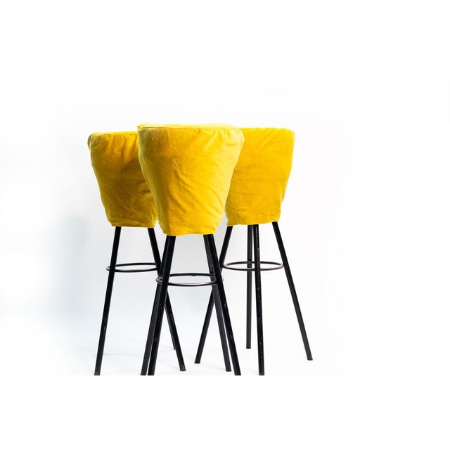 Mid-Century Modern Vintage Chrome Stools with Mustard Yellow Velvet Upholstery, 1960s, Set of 3 For Sale - Image 3 of 6