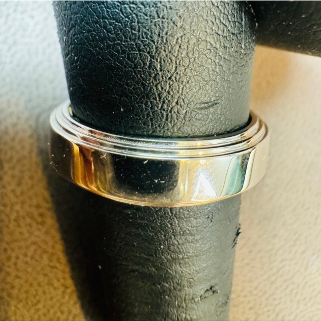 The School of Paris 5.8 MM WIDE BEVELED EDGE Platinum Plain Wedding Band Ring 14.5 Grams, Estate For Sale - Image 3 of 18