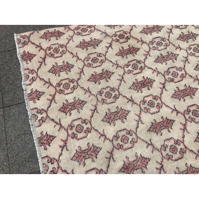 Red 1960s Vintage Nomadic Handmade Rug- 5′ × 9′11″ For Sale - Image 8 of 11