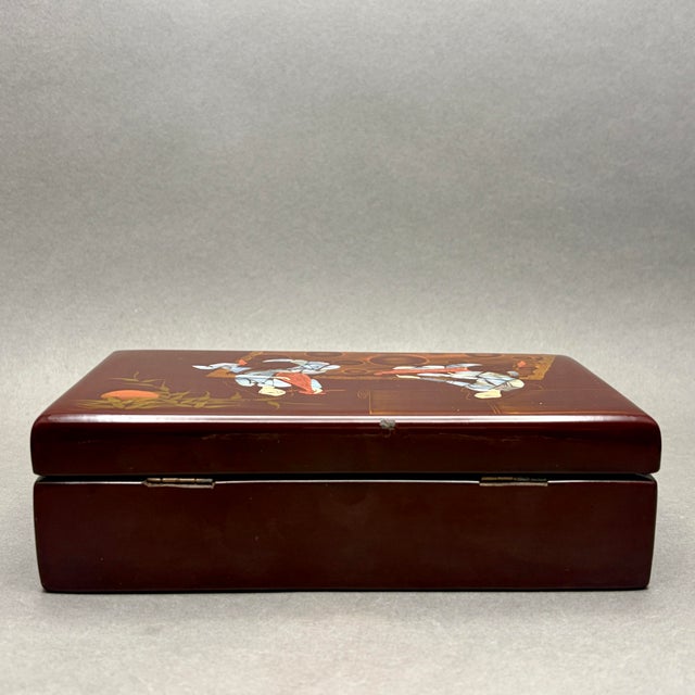 Vintage Vietnamese Lacquered Jewelry Box 1960s–1970s Brown Lacquer Mother of Pearl Inlay For Sale - Image 4 of 11
