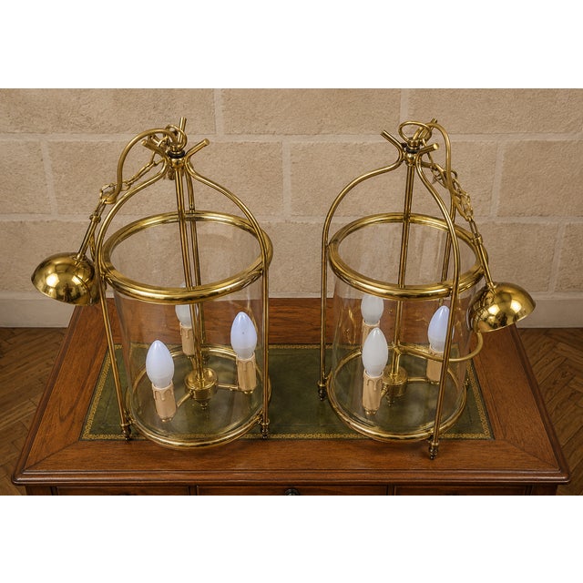 1950s Hanging Lanterns in Polished Brass and Cylindrical Glass, 1950s, Set of 2 For Sale - Image 5 of 5