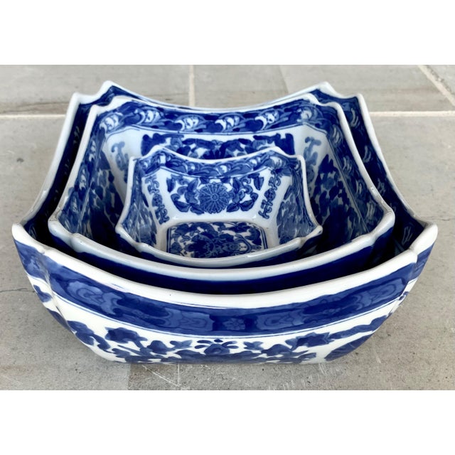 Circa 1980 Canton Export-Style Blue and White Notched Corner Square Nesting Bowls – Set of 3 For Sale - Image 16 of 18