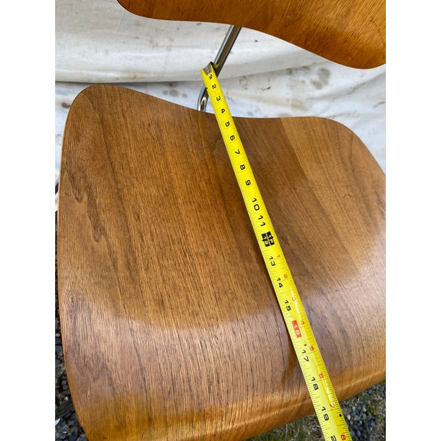 Attributed Charles & Ray Eames for Herman Miller DCM Dining Chair, 1950s–1960s, Molded Birch Plywood For Sale - Image 11 of 12