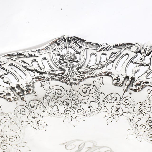 1900s Pair of Aesthetic Movement Sterling Silver Tazas Signed Hardy & Hayes Co. For Sale - Image 4 of 18