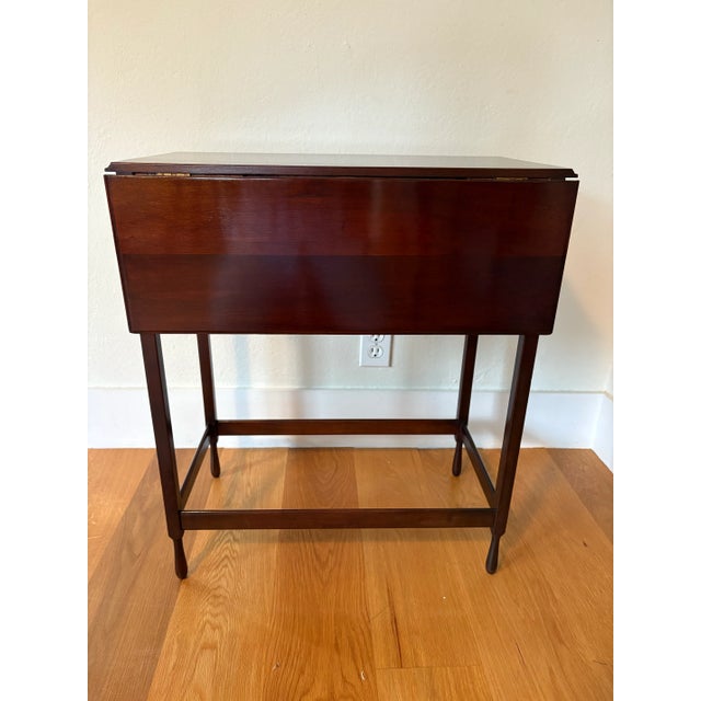 1900s English Rectangular Antique Mahogany Drop Leaf Side Table For Sale - Image 4 of 10