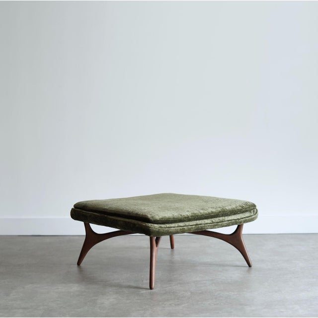 Mid-Century Modern Sculptural Walnut Ottoman by Vladimir Kagan, C. 1950s For Sale - Image 3 of 8