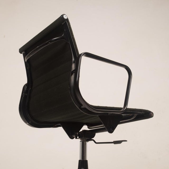 Vintage Black Aluminum Office Chair by Charles & Ray Eames for ICF, 1970s For Sale - Image 16 of 18
