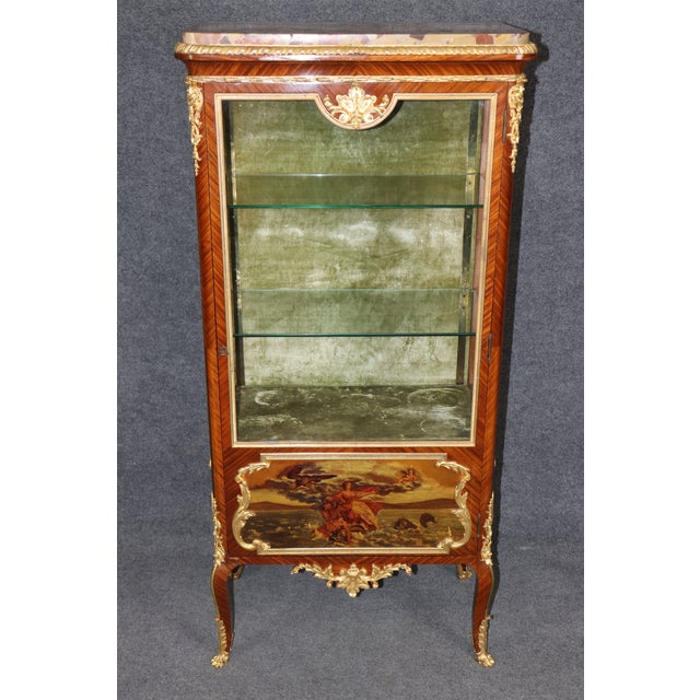 Fine Bronze Mounted Vernis Martin Painted French Louis XV Vitrine For Sale In Philadelphia - Image 6 of 15