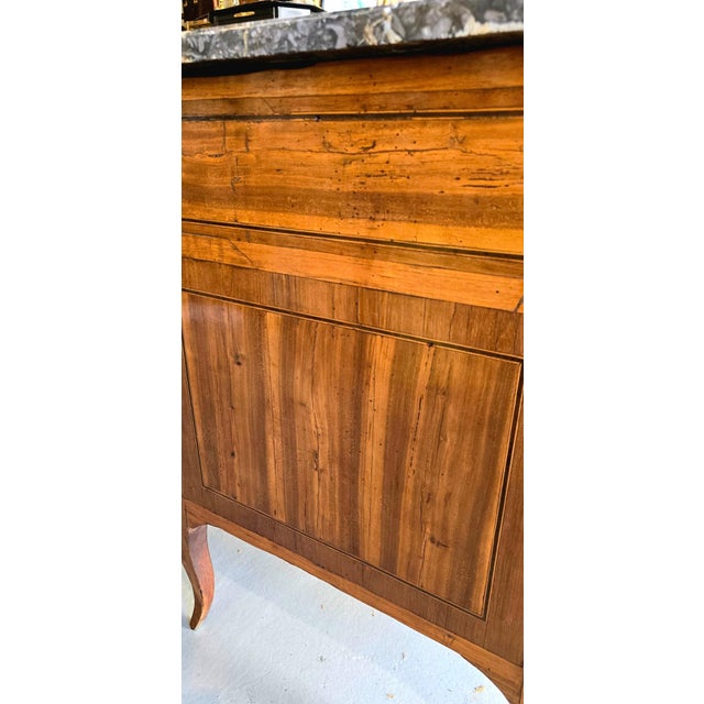 Marquetry Commode with Projecting Top For Sale - Image 11 of 18