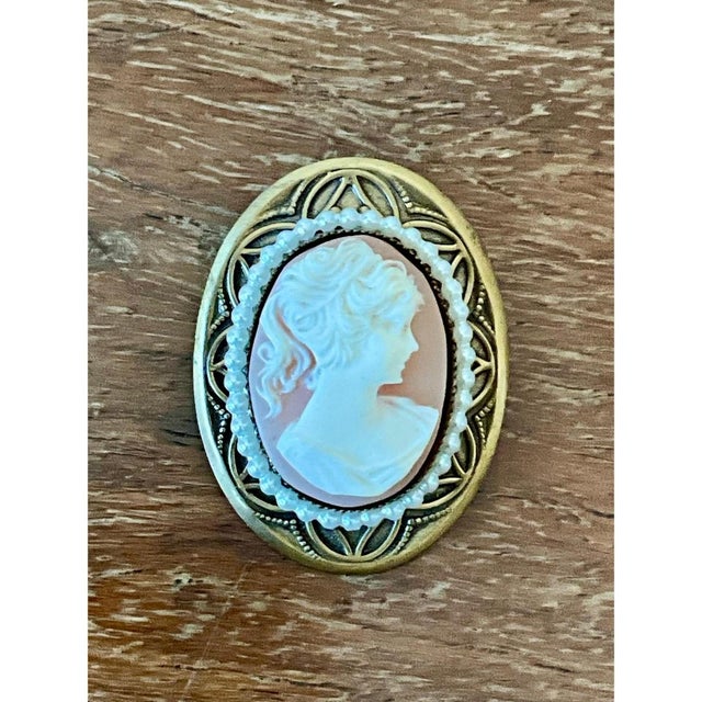 Vintage Gold Tone Cameo Pendant Brooch With Faux Pearl Border For Sale - Image 4 of 12