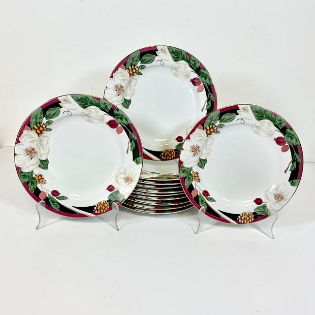 Late 20th Century Vintage Coastal Boho Chic Magnolia Christmas Dinner Plates - Set of 12 For Sale - Image 6 of 11