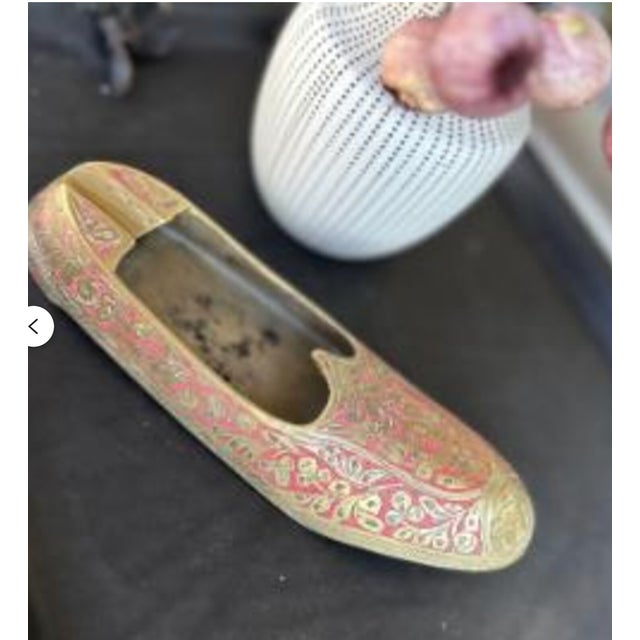 Vintage Brass Indian Shoe | Hand Carved Ashtray or Incense Holder For Sale In Los Angeles - Image 6 of 8