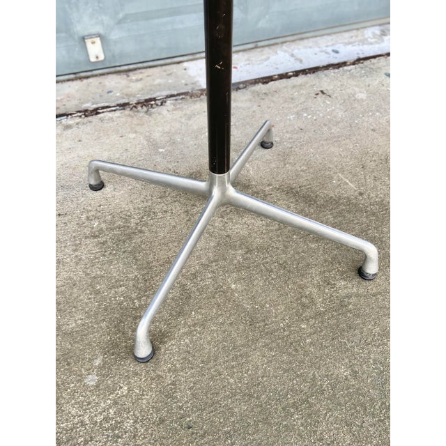 Petite Round Conference Table in the Style of Herman Miller For Sale - Image 12 of 12