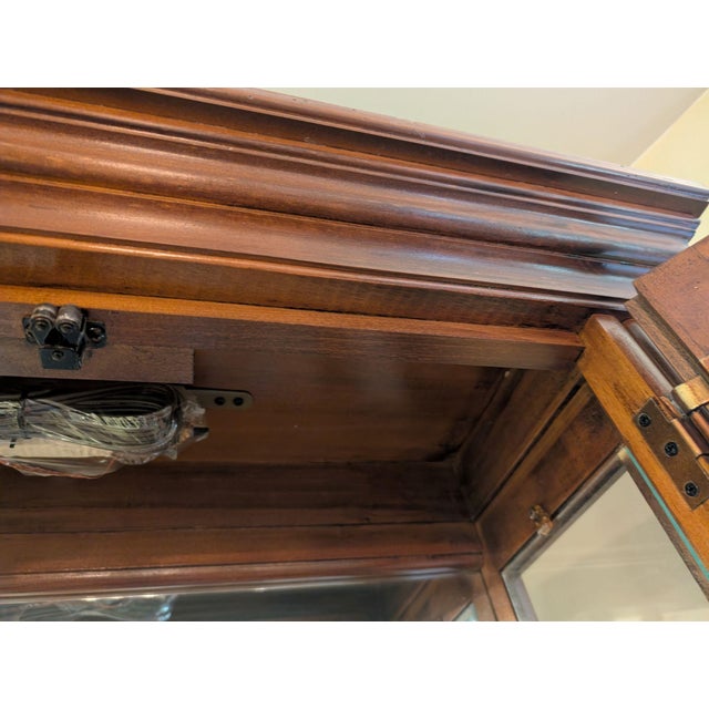 Mid 20th Century Pulaski Curio Cabinet Double Doors Light For Sale - Image 13 of 18