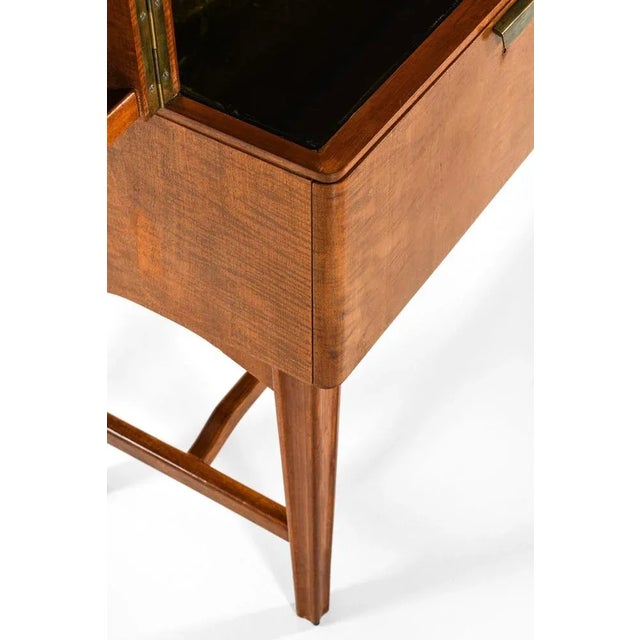 Bar Cabinet in Elm and Brass attributed to Carl-Axel Acking, 1940s For Sale - Image 8 of 10