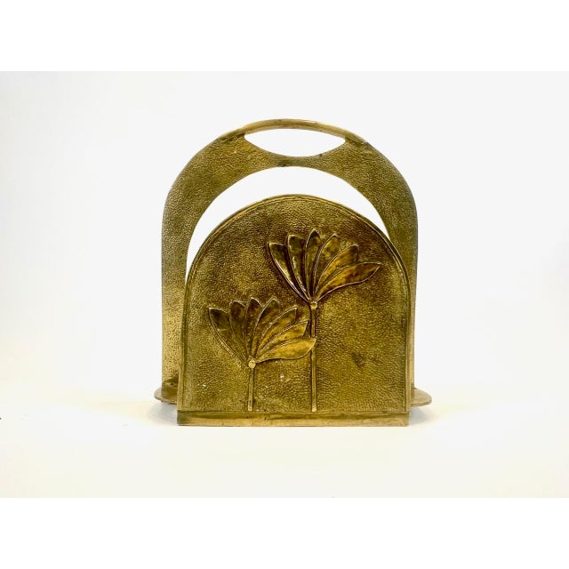 The maker's mark is visible underneath.