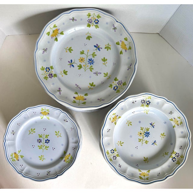 Here is an incredible 82-piece Longchamp Printemps dinnerware service, made in France in the 1970s. The collection...