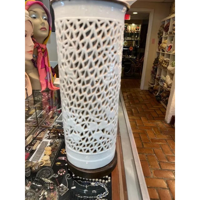 Mid-Century Modern White Pierced Porcelain Chinoiserie Lamp For Sale - Image 3 of 11