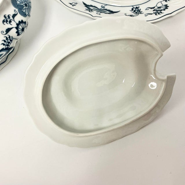 1970s Vintage Japanese Chinoiserie Meissen Blue Danube Soup Tureen & Underplate For Sale - Image 15 of 16