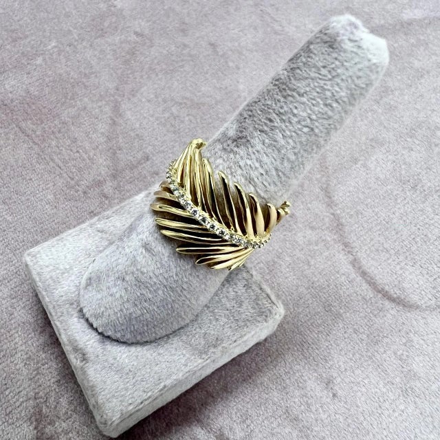 Syna Yellow Gold Palm Leaf Band with Diamonds For Sale - Image 4 of 5