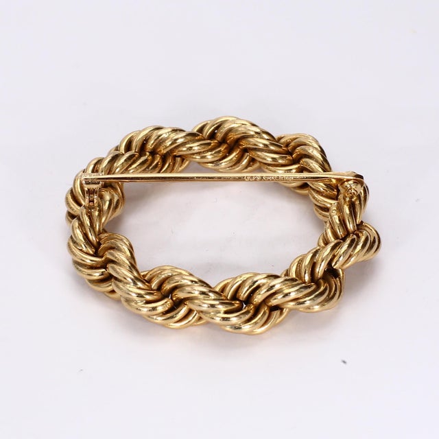 Tiffany and Co. Tiffany & Co. 14k Yellow Gold Rope-Style Brooch For Sale - Image 4 of 5