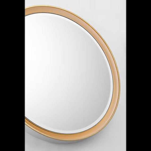 2020s Thomas O'Brien for Visual Comfort Signature Tricia 30" Illuminated Round Mirror in Matte White and Gild For Sale - Image 5 of 10