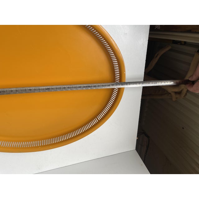 Metal Swedish Modern Yellow Ovale Metal Serving Tray by Carl Lund, 1960s For Sale - Image 7 of 9