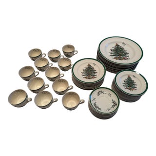 1970s Made-in England Spode Christmas Tree Place Setting for 12 - 60 pcs For Sale