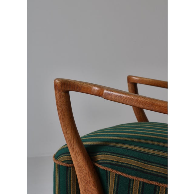 Wood Danish Modern Lounge Chair in Oak & Traditional Danish Olmerdug Wool by Henning Kjærnulf, 1950s For Sale - Image 7 of 18