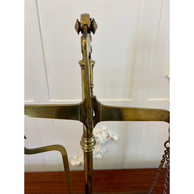 Antique Victorian Apothecary Balance Scales in Brass and Mahogany with Weights from Day & Millward, 1880, Set of 10 For Sale - Image 4 of 14