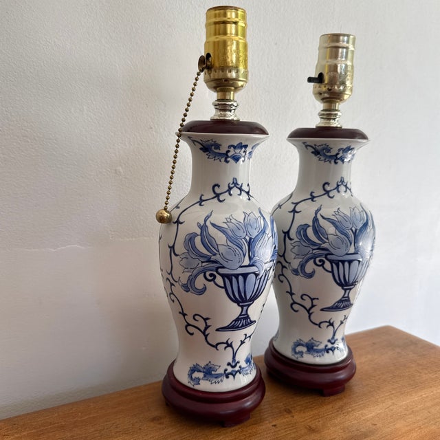 American 1990s Blue and White Floral Lamp Pair For Sale - Image 3 of 9