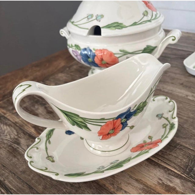 Villeroy & Boch Gravy Boat and Oval Plate For Sale - Image 9 of 9