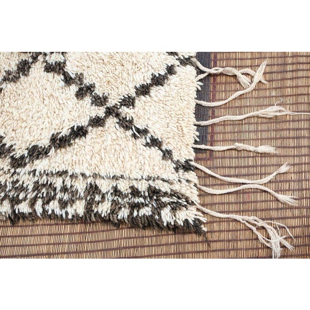 1950s Moroccan Vintage White and Black Beni Ouarain Tribal African Rug
