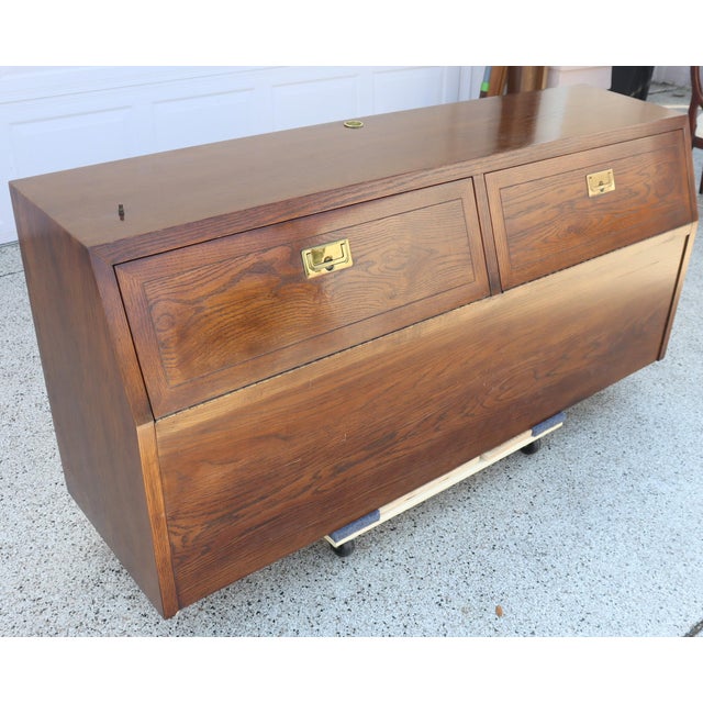 Vintage Henredon Queen Size Headboard & Bed Frame – Mid-Century Modern For Sale - Image 10 of 13