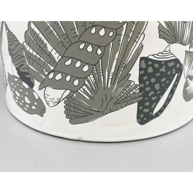 Vintage White and Gray Shell Ice Bucket – Coastal Barware With Lucite Handle For Sale - Image 11 of 13