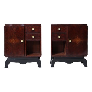 French Art Deco Bedside Cabinets in Figured Walnut, 1930s, Set of 2 For Sale