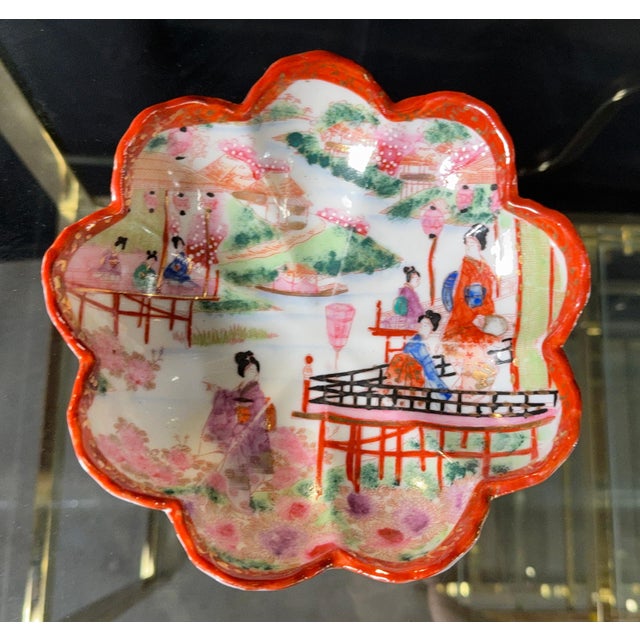 Antique Japanese Kutani Porcelain Scalloped Bowl With Figural Garden Scene, Meiji Period For Sale - Image 4 of 7