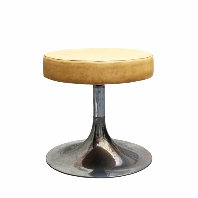 Silver Light Brown Faux Leather and Chrome-Plated Tulip Base Round Stool. Italy, 1970s For Sale - Image 8 of 8