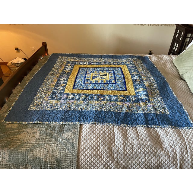Here is a sweet folk art quilt with vibrant colors. This is handmade and looks like it was barely used. I love to layer...