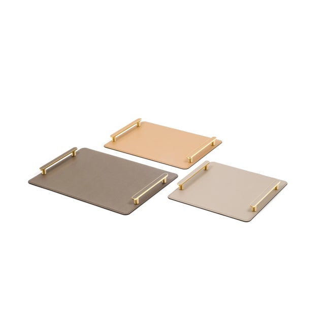 Elegant, timeless and endlessly chic. These are the new Venaria trays, a sophisticated addition to our tabletop...