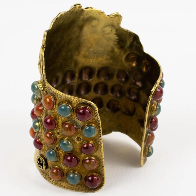 Gucci Carved Metal Bracelet and Ornament, gift box For Sale - Image 13 of 17