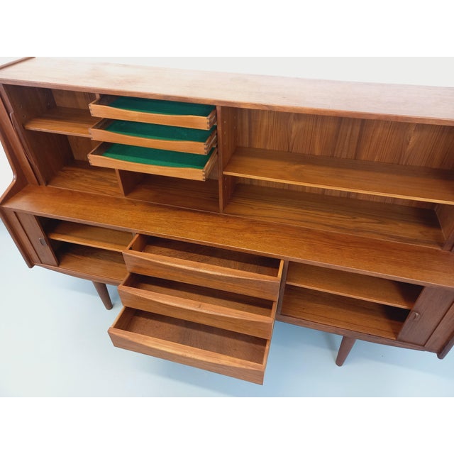 Vintage Scandinavian Sideboard by Ib Kofod-Larsen for Faarup Møbelfabrik, 1960s For Sale - Image 17 of 18