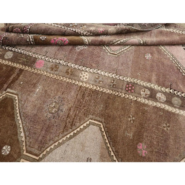 Galerie Shabab Collection Mid-20th Century Turkish Anatolian Room Size Carpet For Sale - Image 10 of 10
