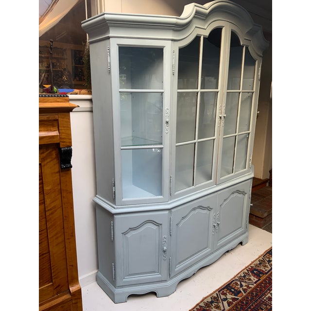Mid 20th Century Vintage French Style Painted Display Cabinet For Sale - Image 5 of 11