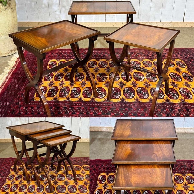 Set of English mahogany nesting tables from the 1950s - L=56cm H=58cm D=39cm.