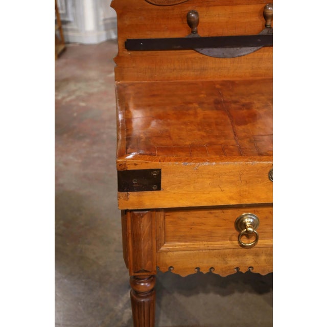19th Century French Carved Butcher Block With Back, Cow Head and Chopping Knifes For Sale - Image 4 of 12