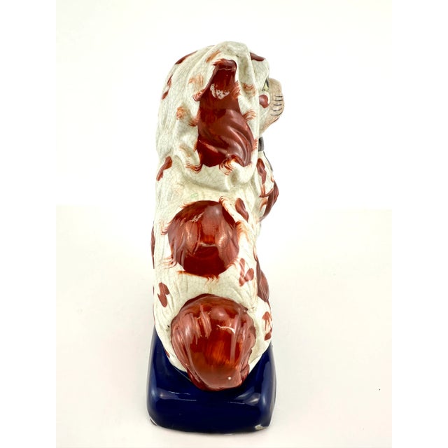 1940s Vintage English Traditional King Charles Spaniel Porcelain Dog Figurine For Sale - Image 5 of 11