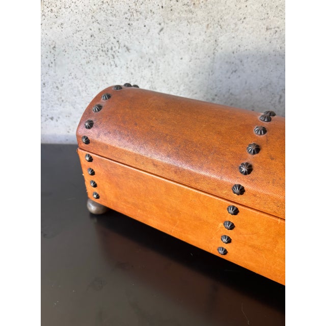 Vintage Mid-Century Leather Clad Decorative Box With Bronze Accents For Sale In Miami - Image 6 of 6