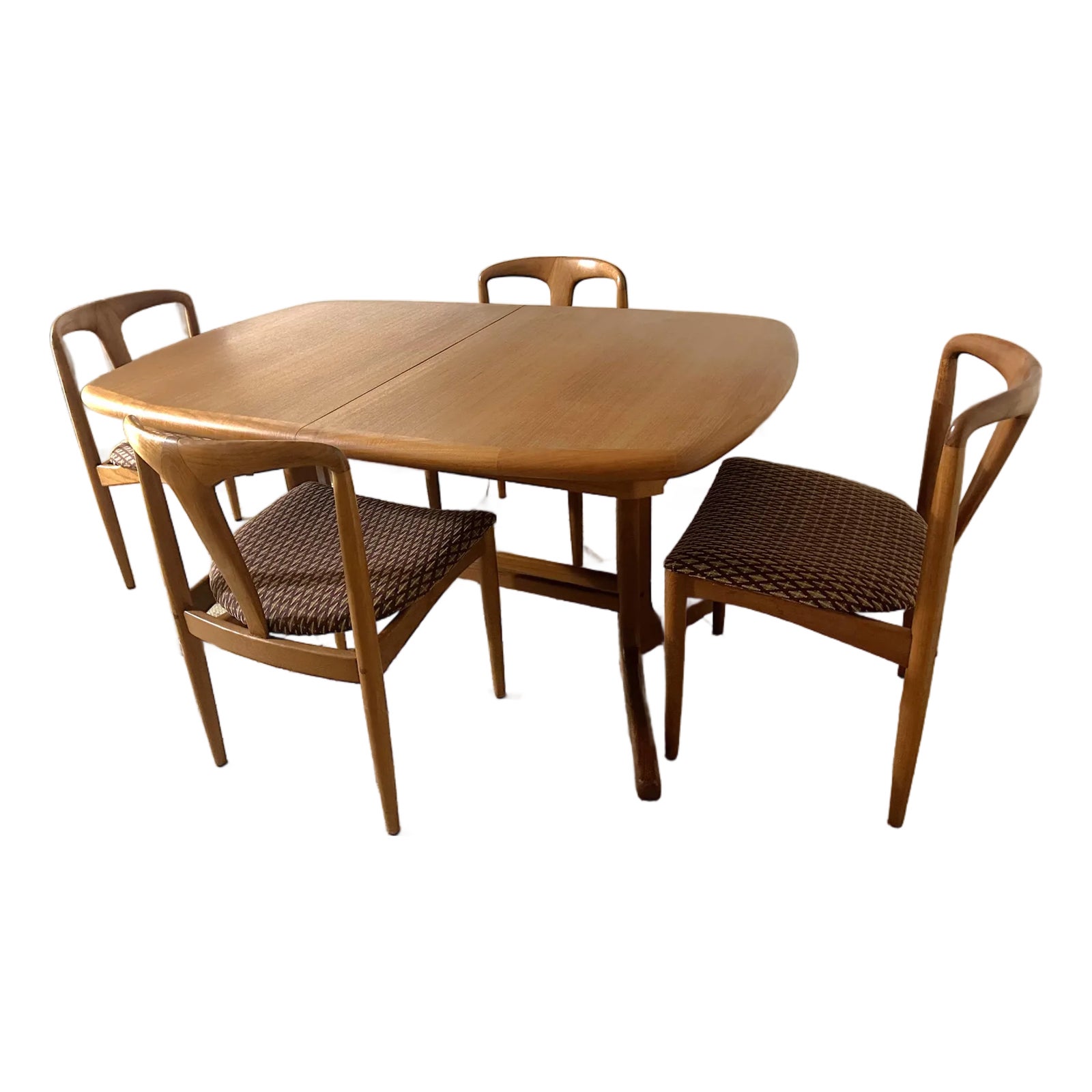 Diethelm Scanstyle Extendable Dining Table (Circa 1970s) | Chairish